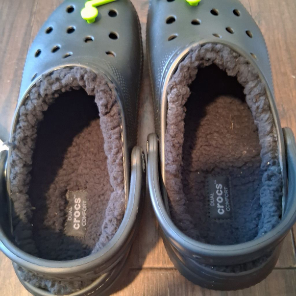 Crocs Black Classic Lined Clog - Picture 5 of 8